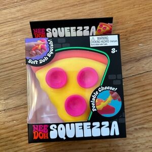 Needoh squeezza pizza- NEW